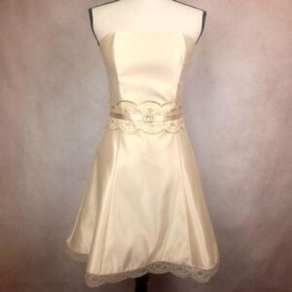 Jessica McClintock for Gunne Sax 1 Strapless Gold Lace Embroidered Formal Dress